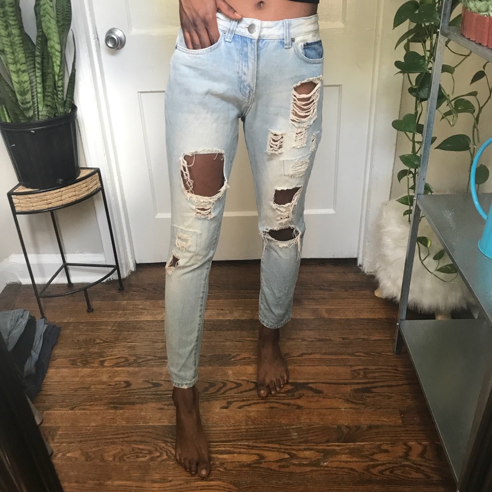 forever 21 light blue distressed cropped jeans